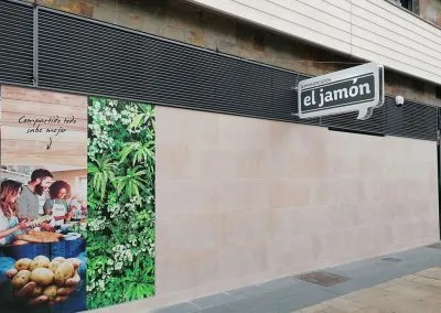 Galería de trabajos de rótulos luminosos. Sevilla LEDS rótulos e iluminación. Rótulos luminosos, Iluminación LEDS, Mantenimiento de rótulos.
