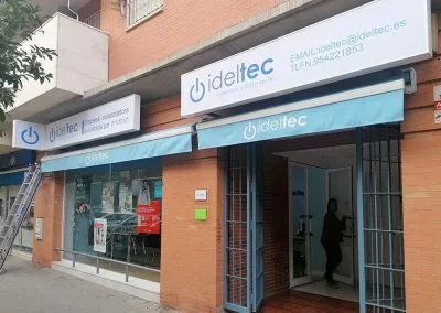 Galería de trabajos de rótulos luminosos. Sevilla LEDS rótulos e iluminación. Rótulos luminosos, Iluminación LEDS, Mantenimiento de rótulos.