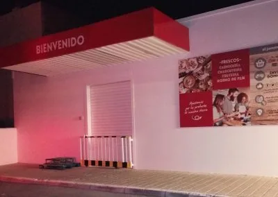 Galería de trabajos de rótulos luminosos. Sevilla LEDS rótulos e iluminación. Rótulos luminosos, Iluminación LEDS, Mantenimiento de rótulos.