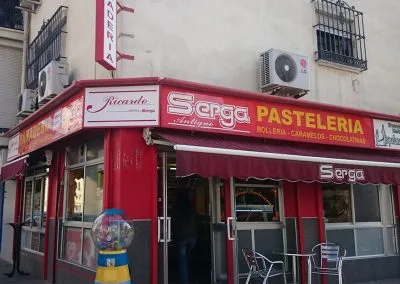 Galería de trabajos de rótulos luminosos. Sevilla LEDS rótulos e iluminación. Rótulos luminosos, Iluminación LEDS, Mantenimiento de rótulos.