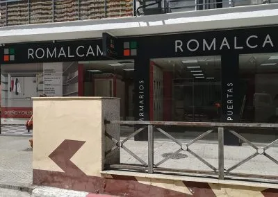 Galería de trabajos de rótulos luminosos. Sevilla LEDS rótulos e iluminación. Rótulos luminosos, Iluminación LEDS, Mantenimiento de rótulos.