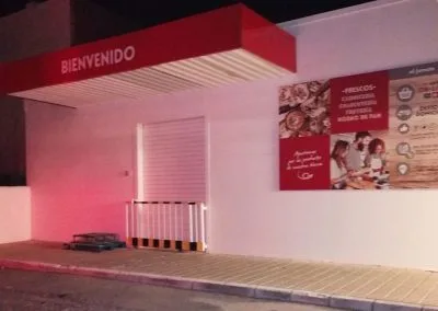 Galería de trabajos de rótulos luminosos. Sevilla LEDS rótulos e iluminación. Rótulos luminosos, Iluminación LEDS, Mantenimiento de rótulos.