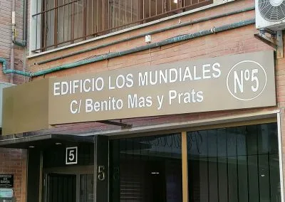 Galería de trabajos de rótulos luminosos. Sevilla LEDS rótulos e iluminación. Rótulos luminosos, Iluminación LEDS, Mantenimiento de rótulos.