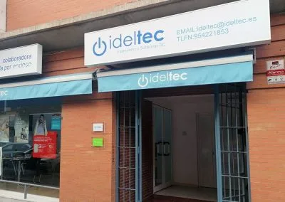 Galería de trabajos de rótulos luminosos. Sevilla LEDS rótulos e iluminación. Rótulos luminosos, Iluminación LEDS, Mantenimiento de rótulos.