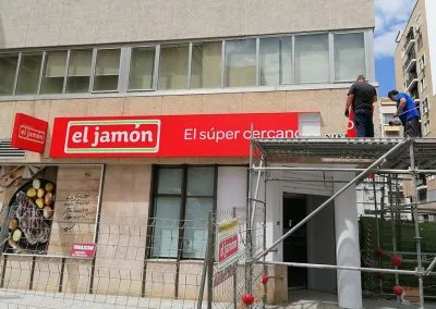 Galería de trabajos de rótulos luminosos. Sevilla LEDS rótulos e iluminación. Rótulos luminosos, Iluminación LEDS, Mantenimiento de rótulos.