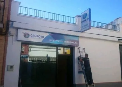 Galería de trabajos de rótulos luminosos. Sevilla LEDS rótulos e iluminación. Rótulos luminosos, Iluminación LEDS, Mantenimiento de rótulos.