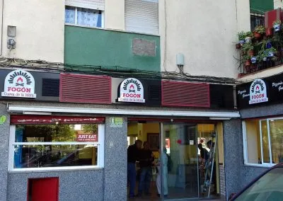 Galería de trabajos de rótulos luminosos. Sevilla LEDS rótulos e iluminación. Rótulos luminosos, Iluminación LEDS, Mantenimiento de rótulos.