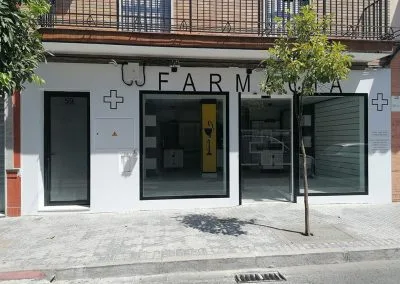 Galería de trabajos de Rótulos luminosos. Fachadas. Sevilla LEDS rótulos e iluminación.