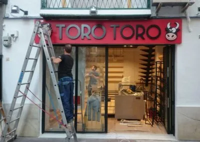 Galería de trabajos de Rótulos luminosos. Letras corpóreas. Sevilla LEDS rótulos e iluminación.
