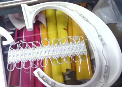 Galería de trabajos de Rótulos luminosos. Letras corpóreas. Sevilla LEDS rótulos e iluminación.