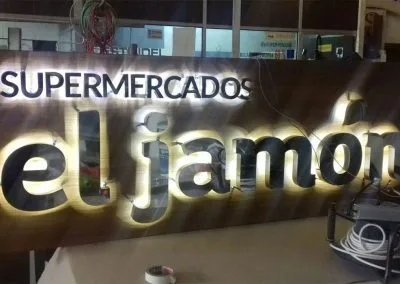 Galería de trabajos de Rótulos luminosos. Letras corpóreas. Sevilla LEDS rótulos e iluminación.