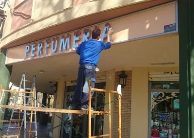 Galería de trabajos de Rótulos luminosos. Letras corpóreas. Sevilla LEDS rótulos e iluminación.